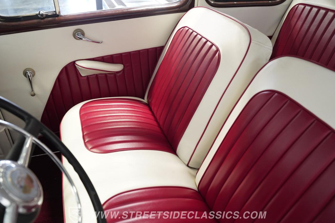 1948 Ford Deluxe Coupe