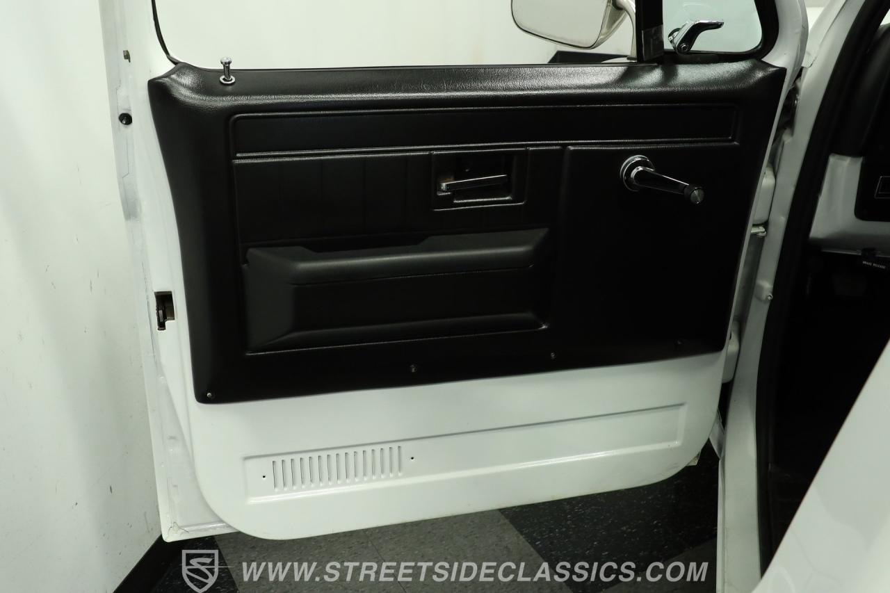 1986 GMC C1500 Sierra Classic Restomod