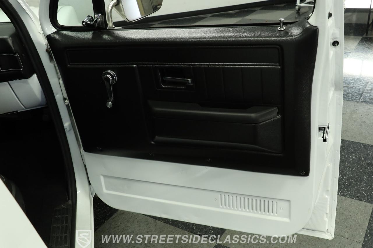1986 GMC C1500 Sierra Classic Restomod