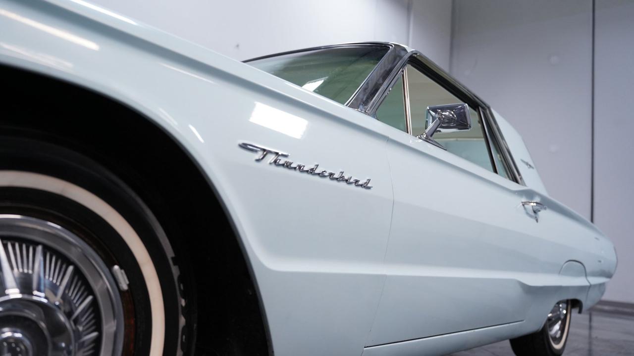 1964 Ford Thunderbird