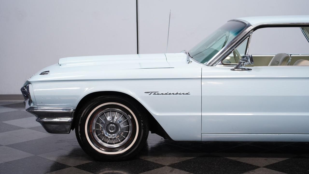1964 Ford Thunderbird
