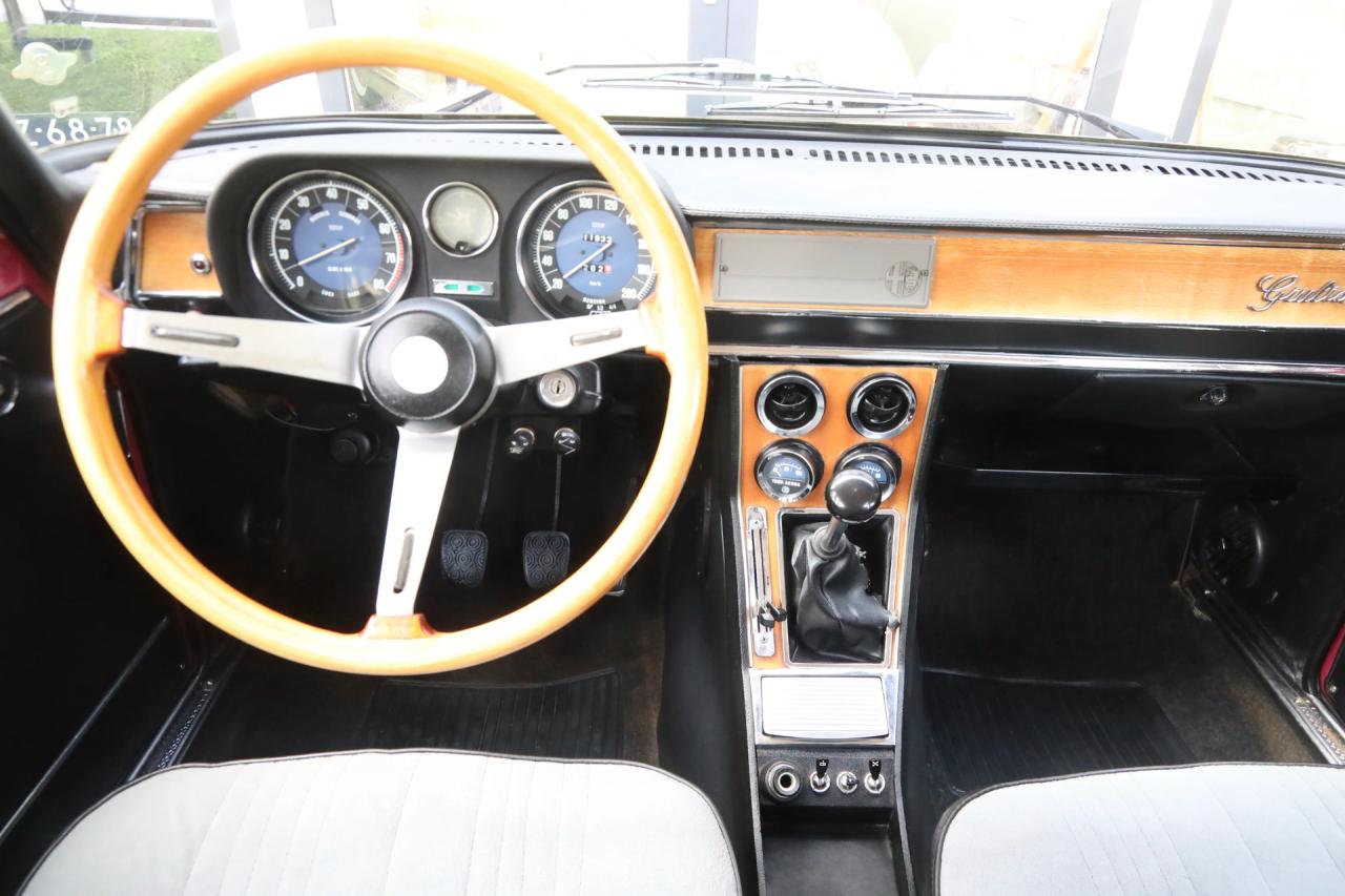 1975 Alfa Romeo Giulia 1300 Nuova Super