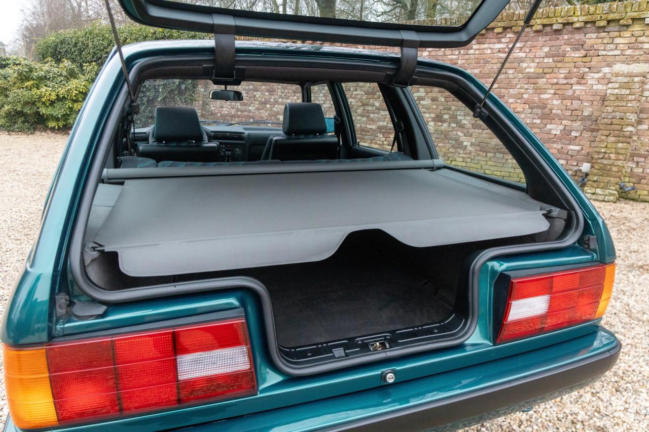 1993 BMW 316i Touring &ldquo;Design Edition&rdquo; with 47.000 kms