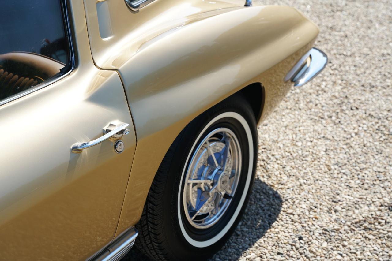 1963 Corvette C2 Sting Ray Split Window