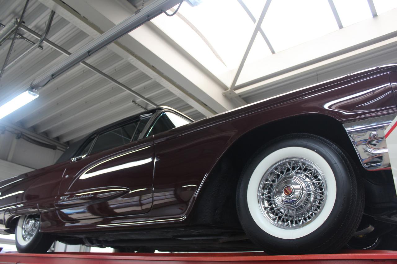 1960 Ford Thunderbird Convertible V8 352 ci