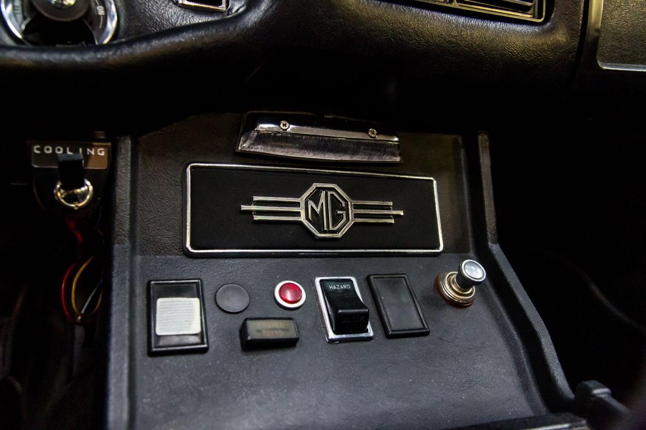 1974 MG EARLY CHROME BUMPER B