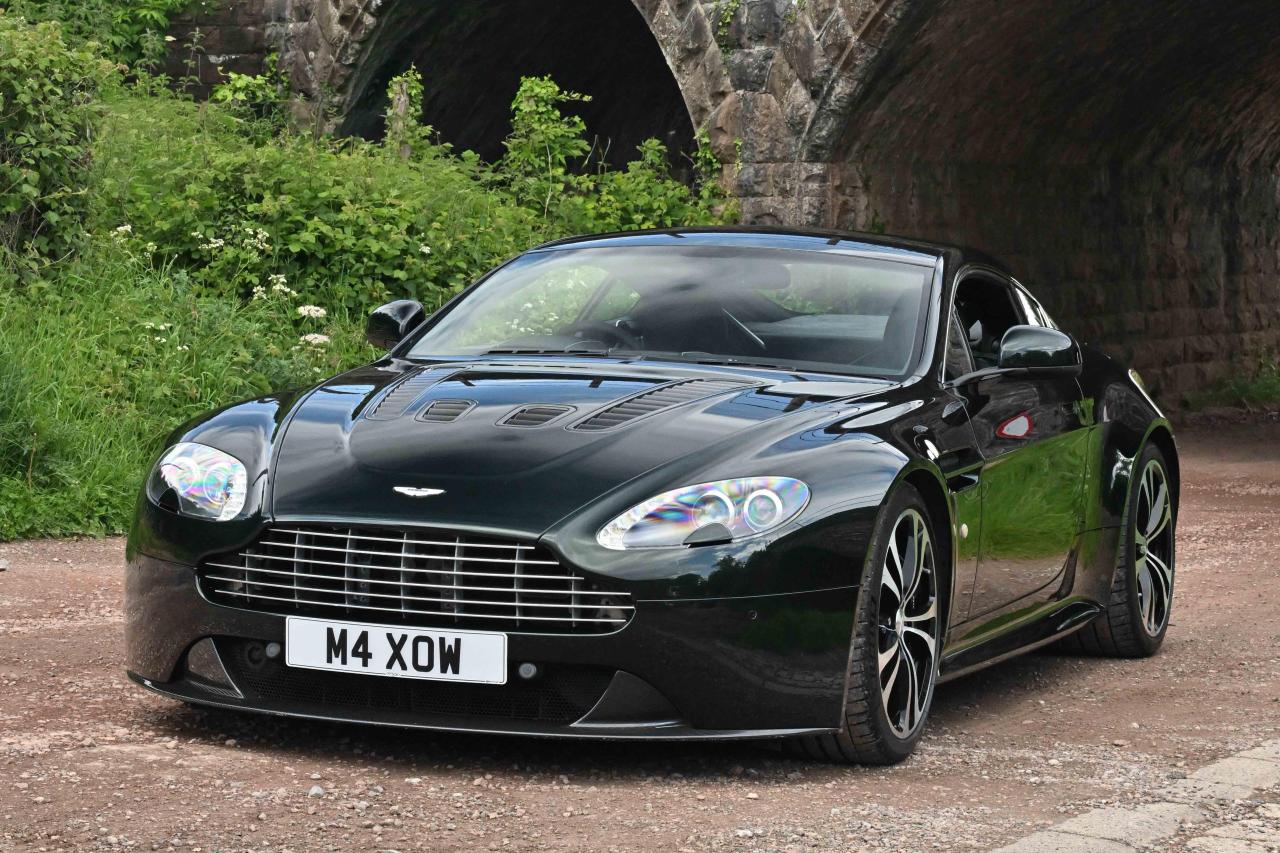 2012 Aston Martin V12 Vantage &lsquo;Carbon Black&rsquo;