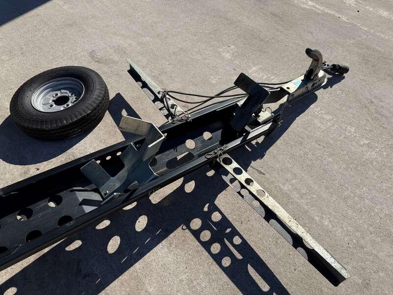 2013 MOTOLUG SE COLLAPSIBLE SINGLE-BIKE TRAILER