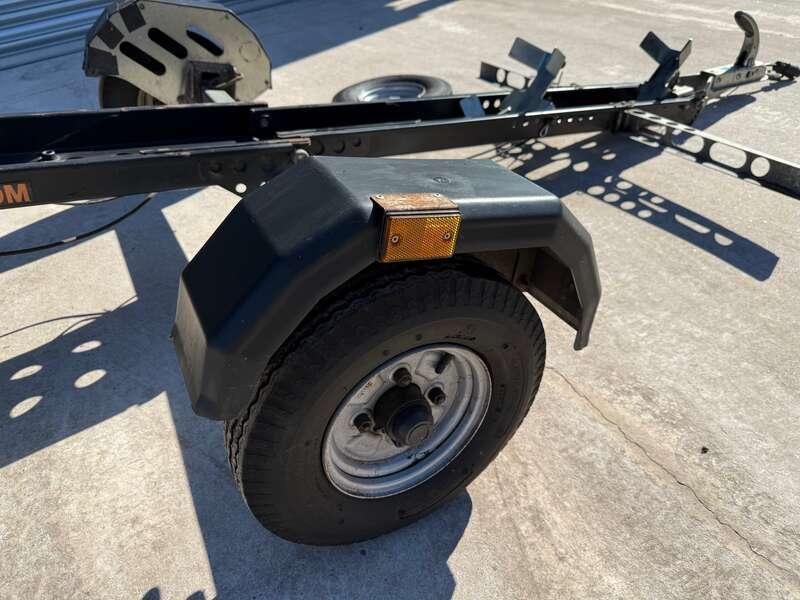 2013 MOTOLUG SE COLLAPSIBLE SINGLE-BIKE TRAILER