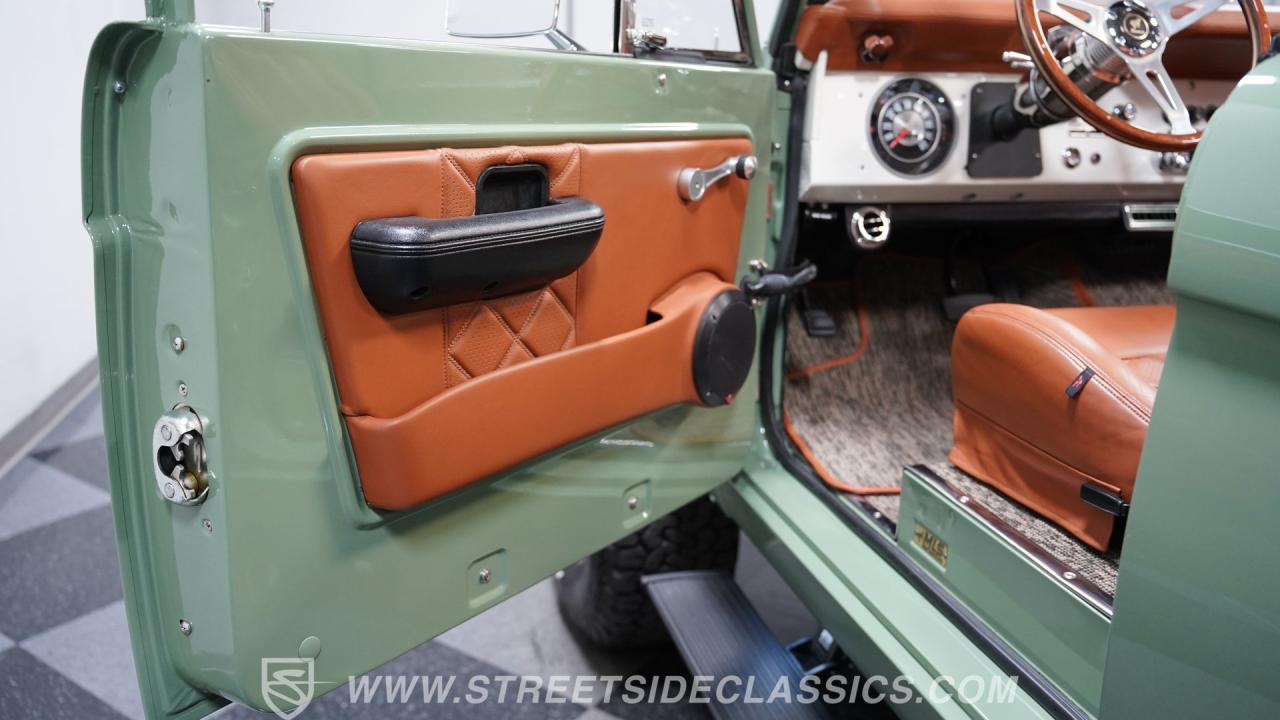 1973 Ford Bronco 4x4 Restomod