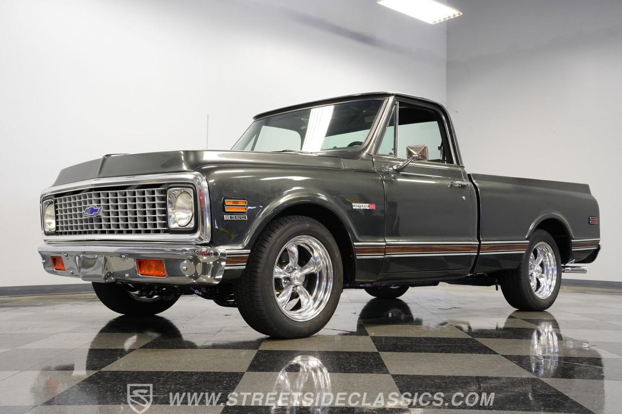1971 Chevrolet C10 Cheyenne Super Restomod