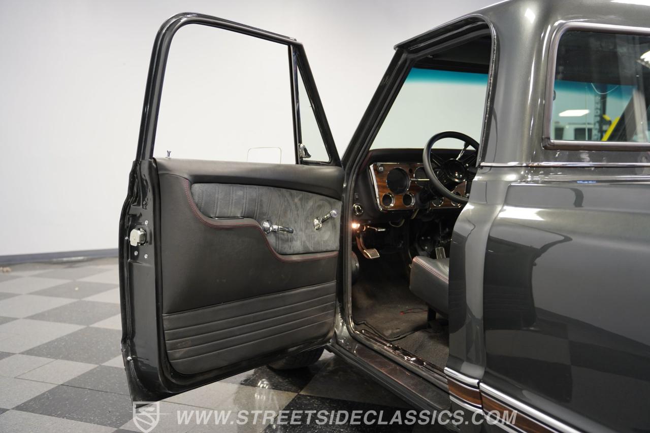 1971 Chevrolet C10 Cheyenne Super Restomod
