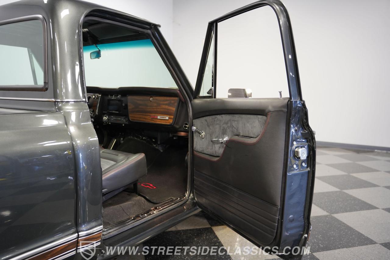 1971 Chevrolet C10 Cheyenne Super Restomod
