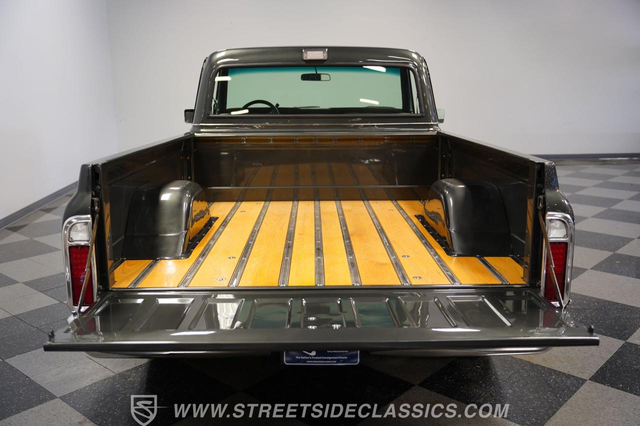 1971 Chevrolet C10 Cheyenne Super Restomod