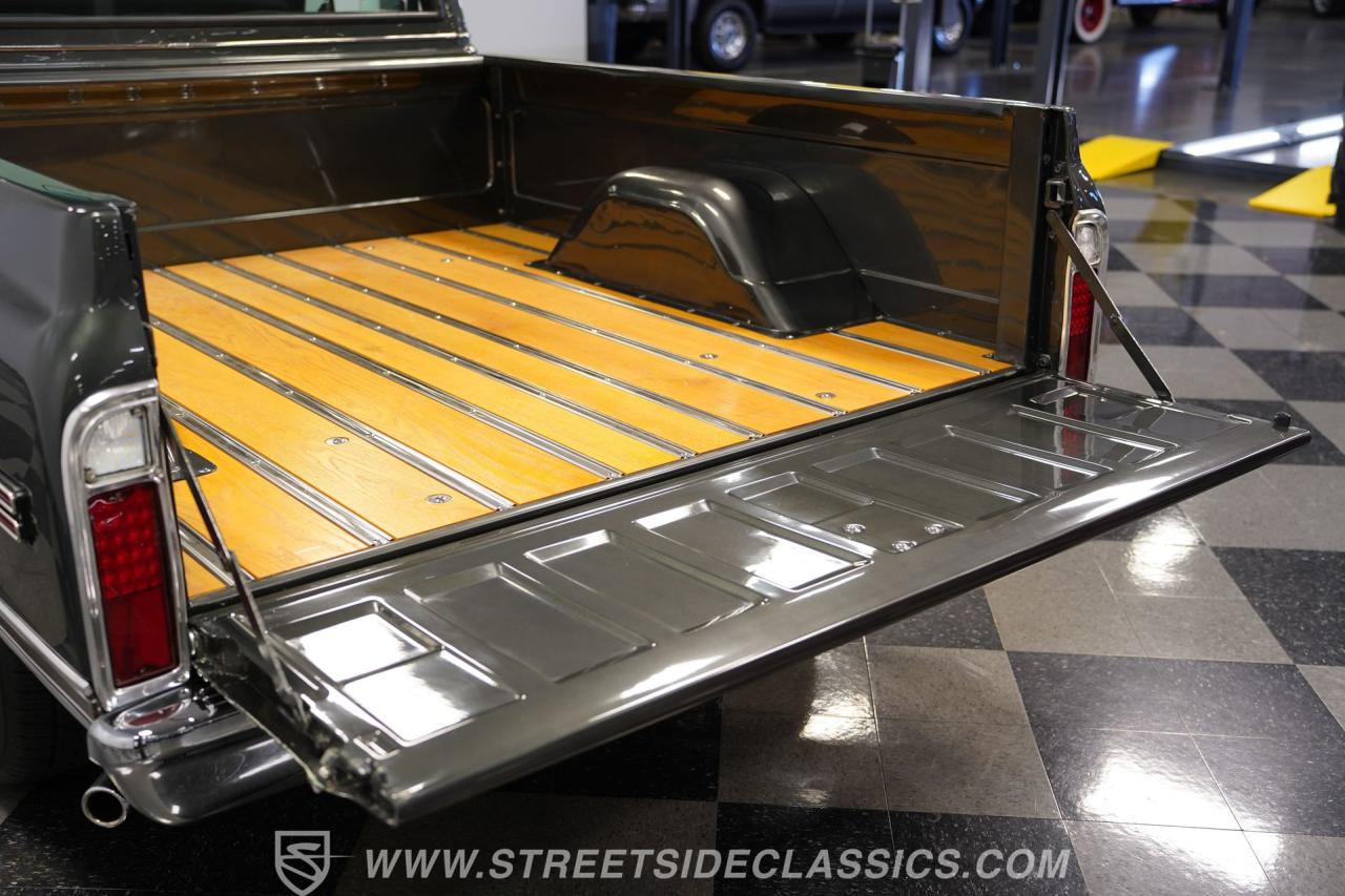 1971 Chevrolet C10 Cheyenne Super Restomod