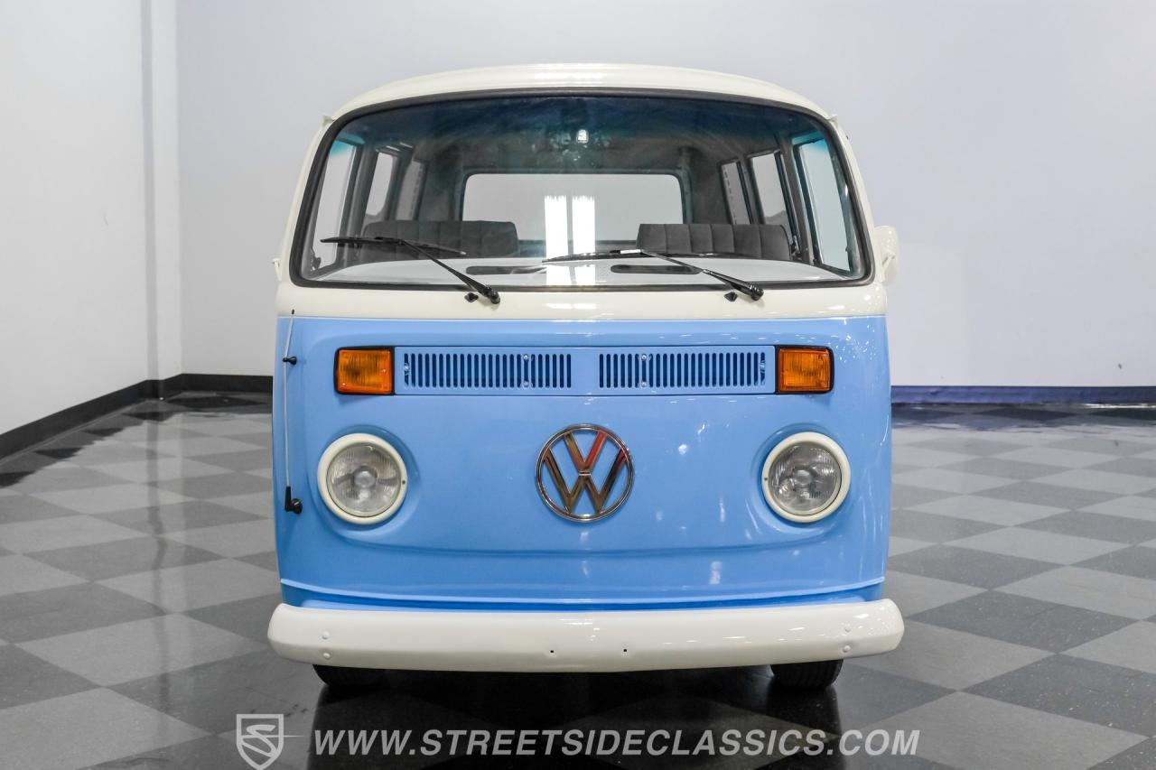 1974 Volkswagen Type 2 Kombi Bus