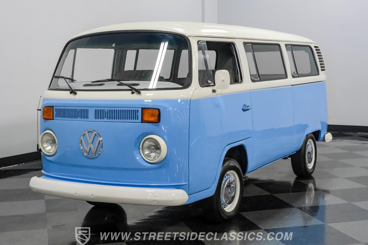 1974 Volkswagen Type 2 Kombi Bus