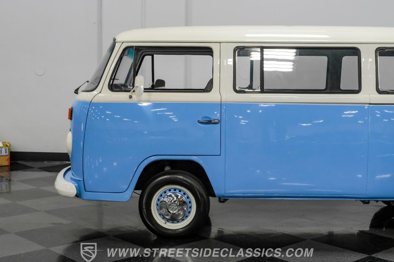 1974 Volkswagen Type 2 Kombi Bus