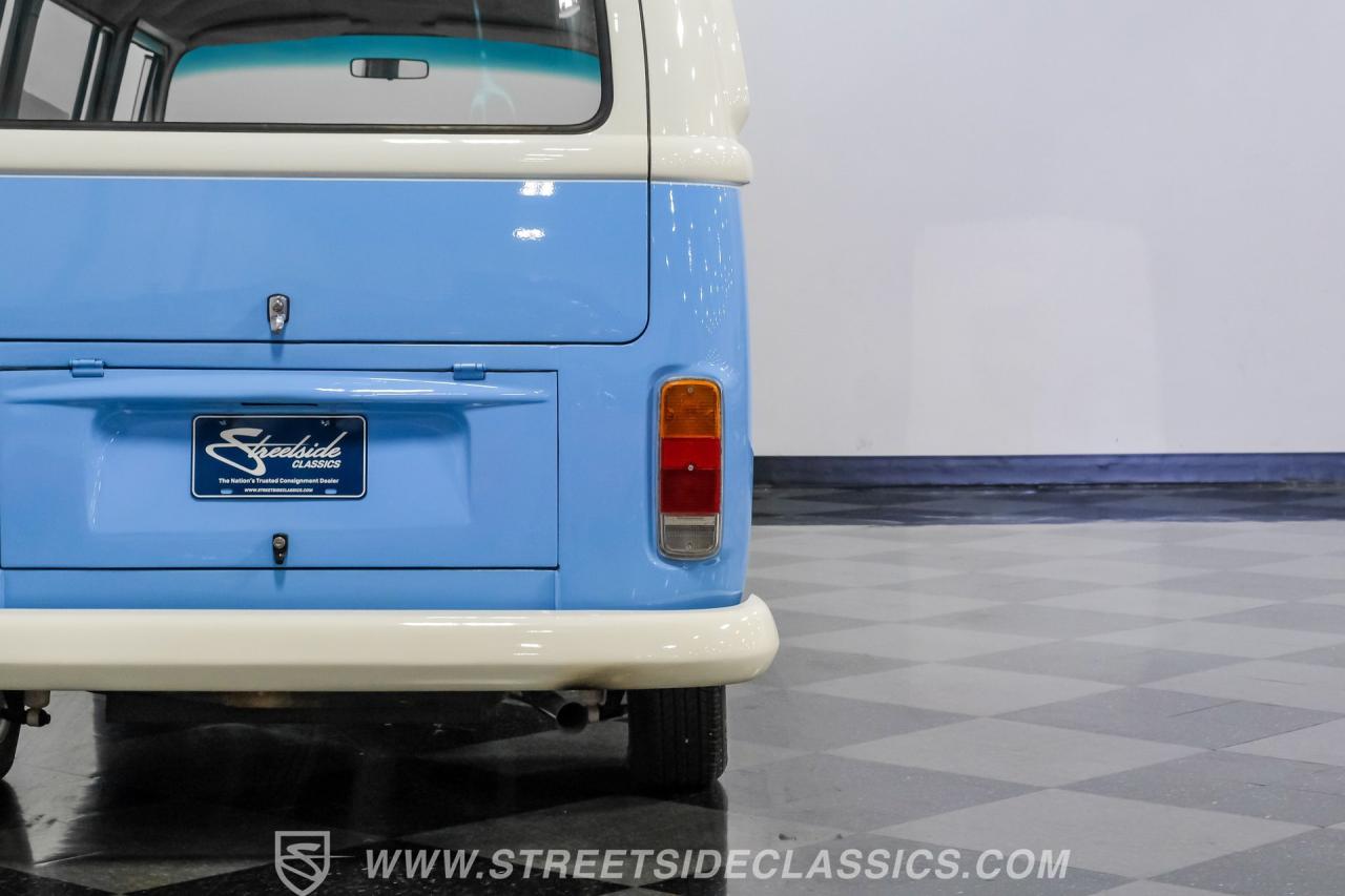 1974 Volkswagen Type 2 Kombi Bus