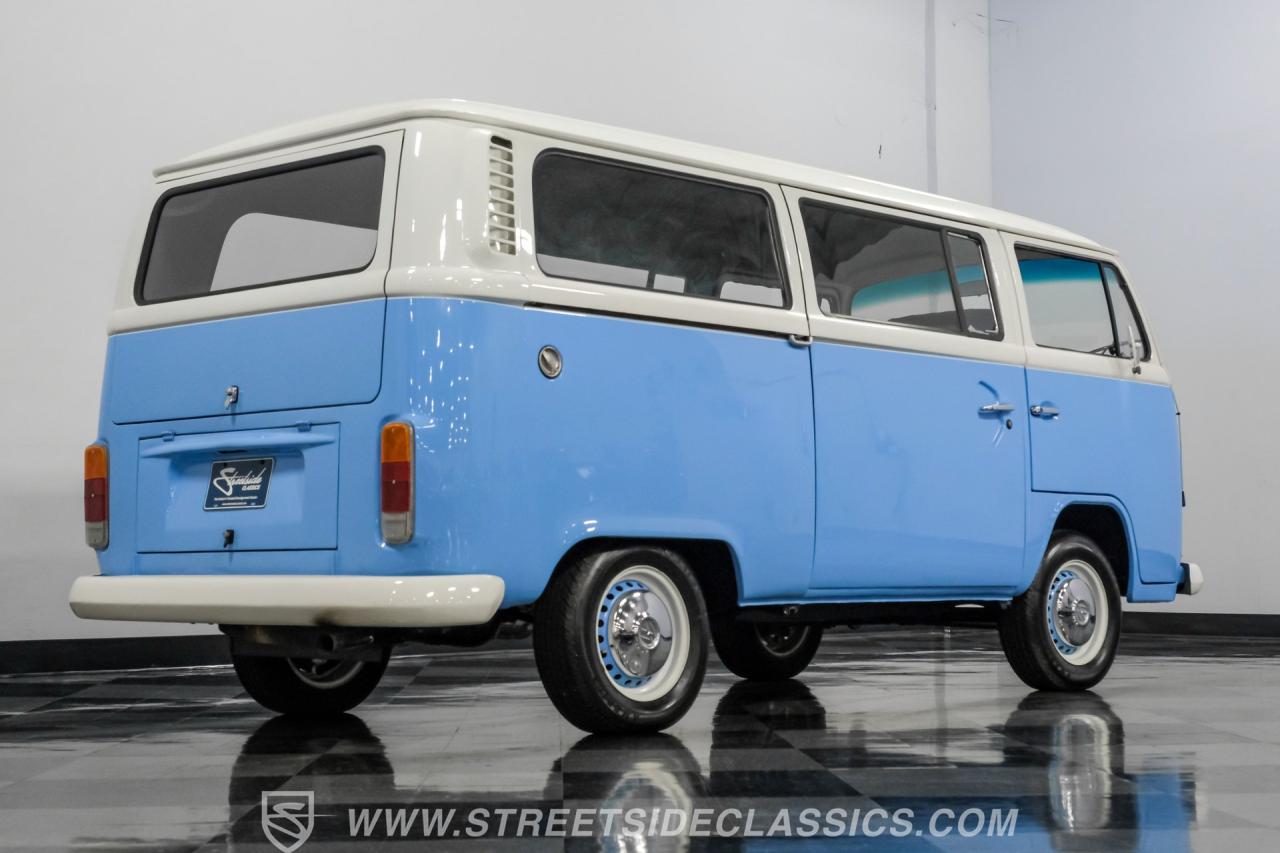 1974 Volkswagen Type 2 Kombi Bus