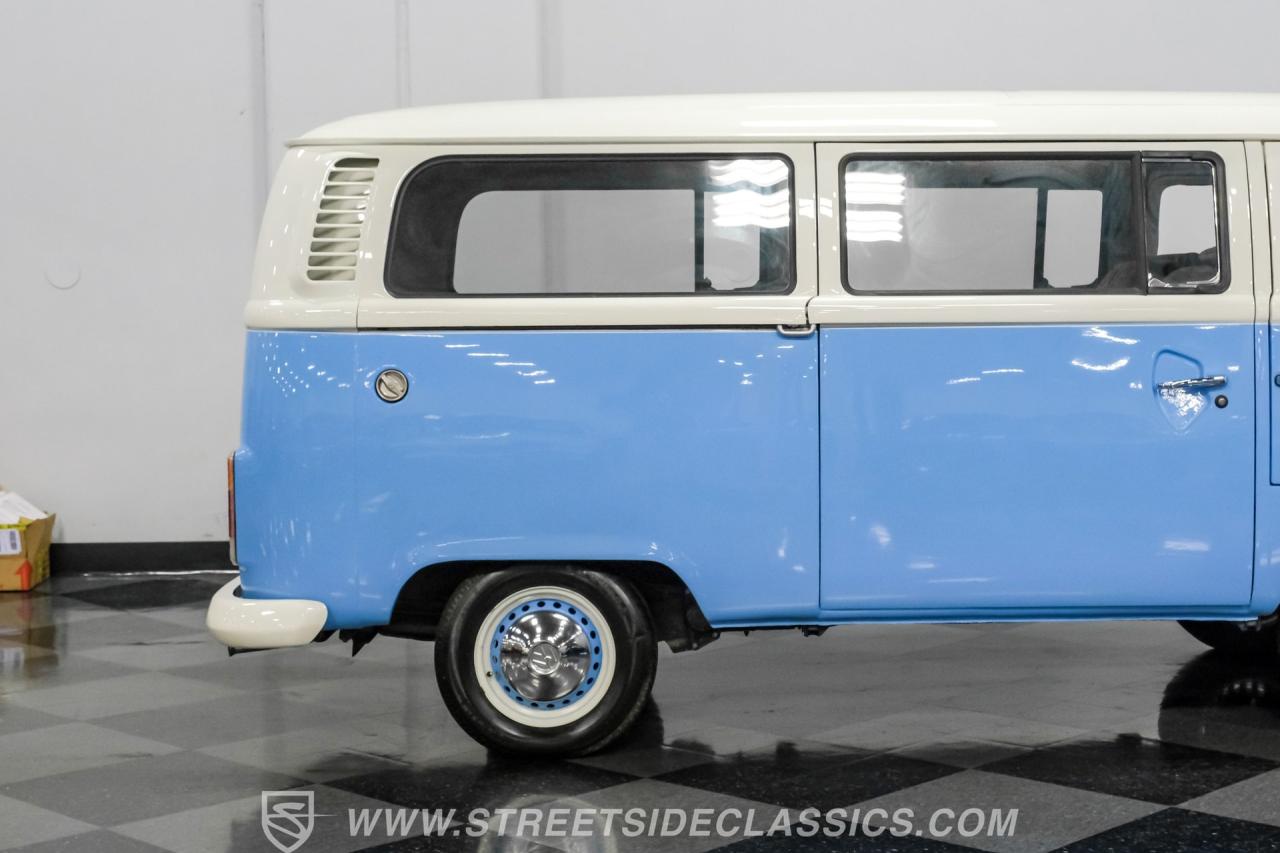 1974 Volkswagen Type 2 Kombi Bus