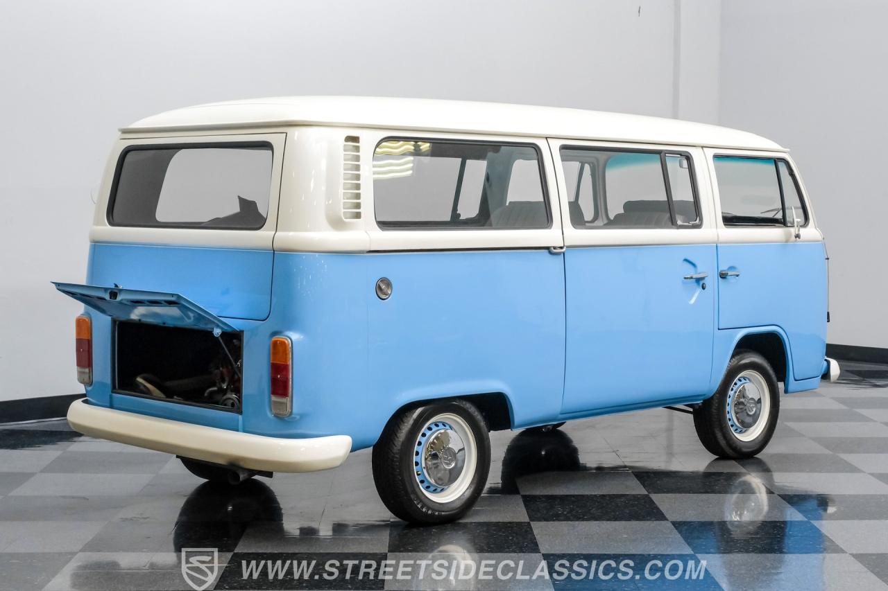 1974 Volkswagen Type 2 Kombi Bus