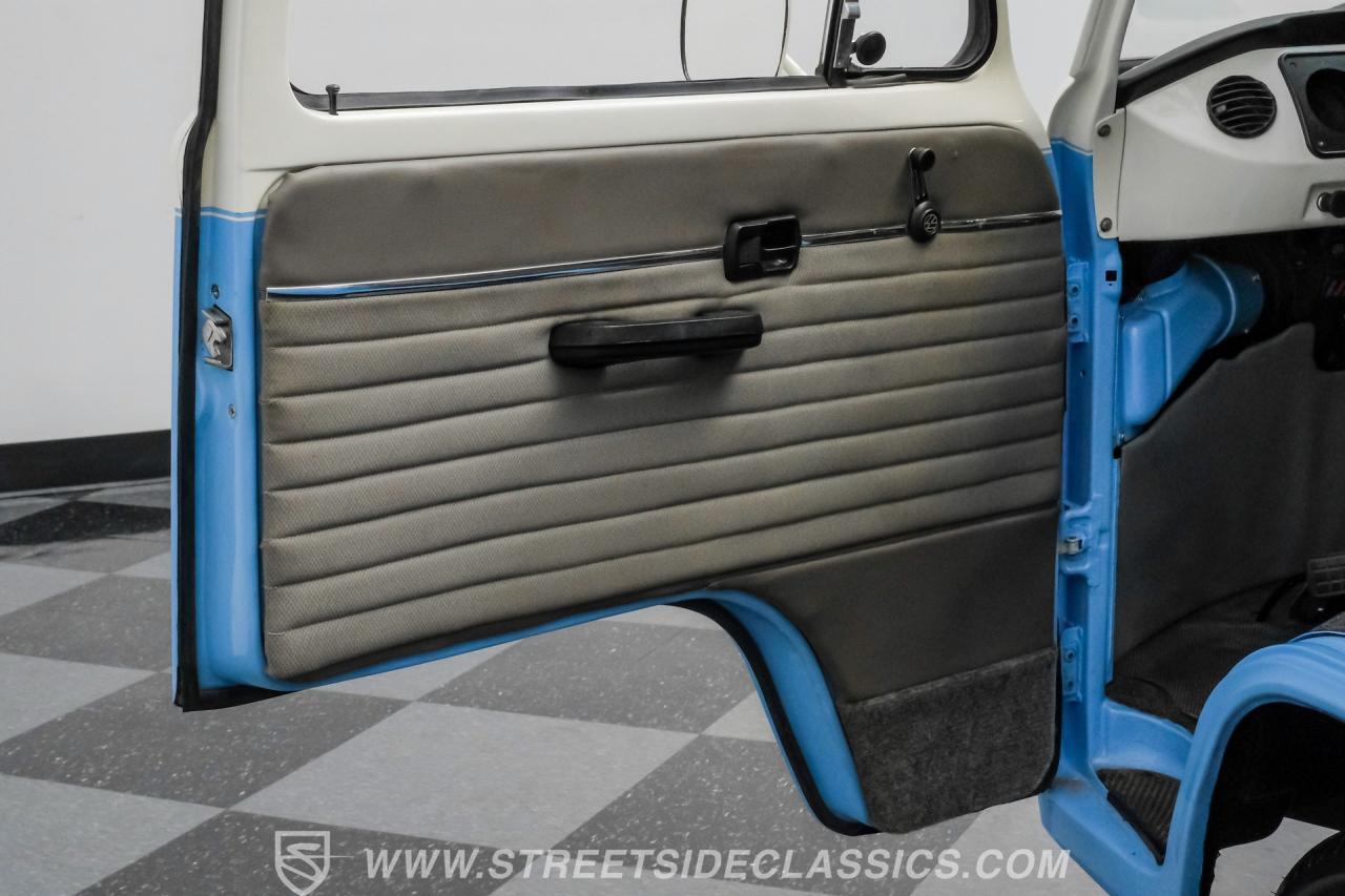 1974 Volkswagen Type 2 Kombi Bus
