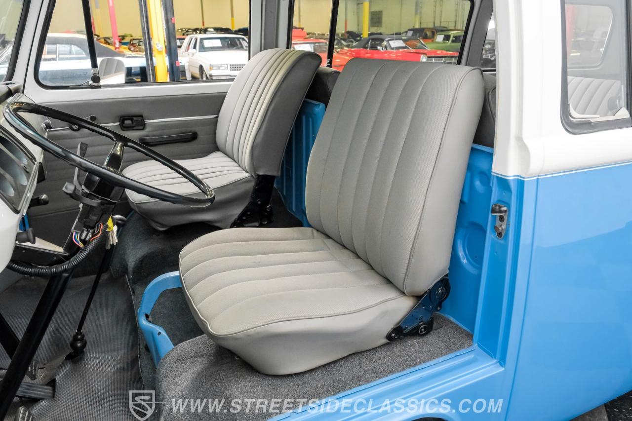 1974 Volkswagen Type 2 Kombi Bus