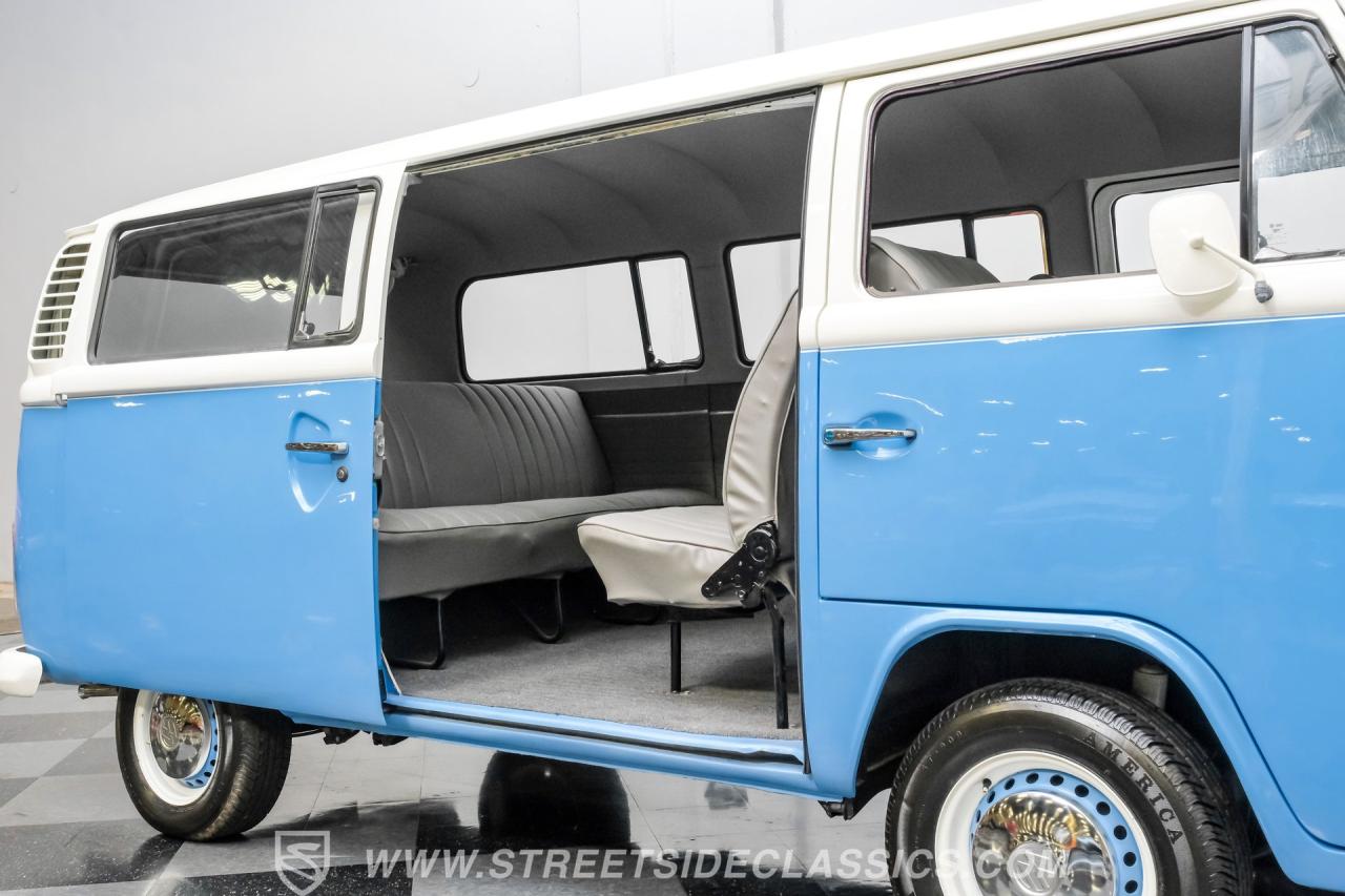 1974 Volkswagen Type 2 Kombi Bus