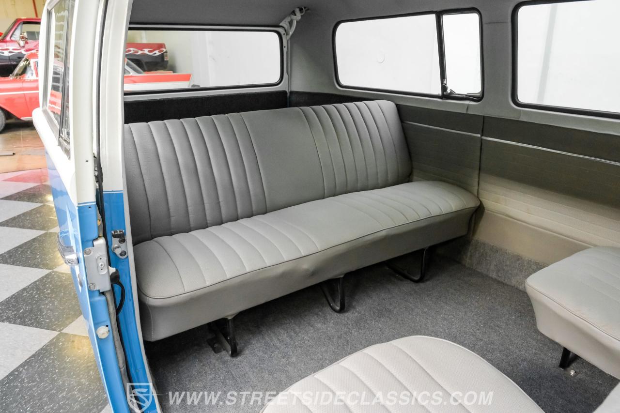 1974 Volkswagen Type 2 Kombi Bus