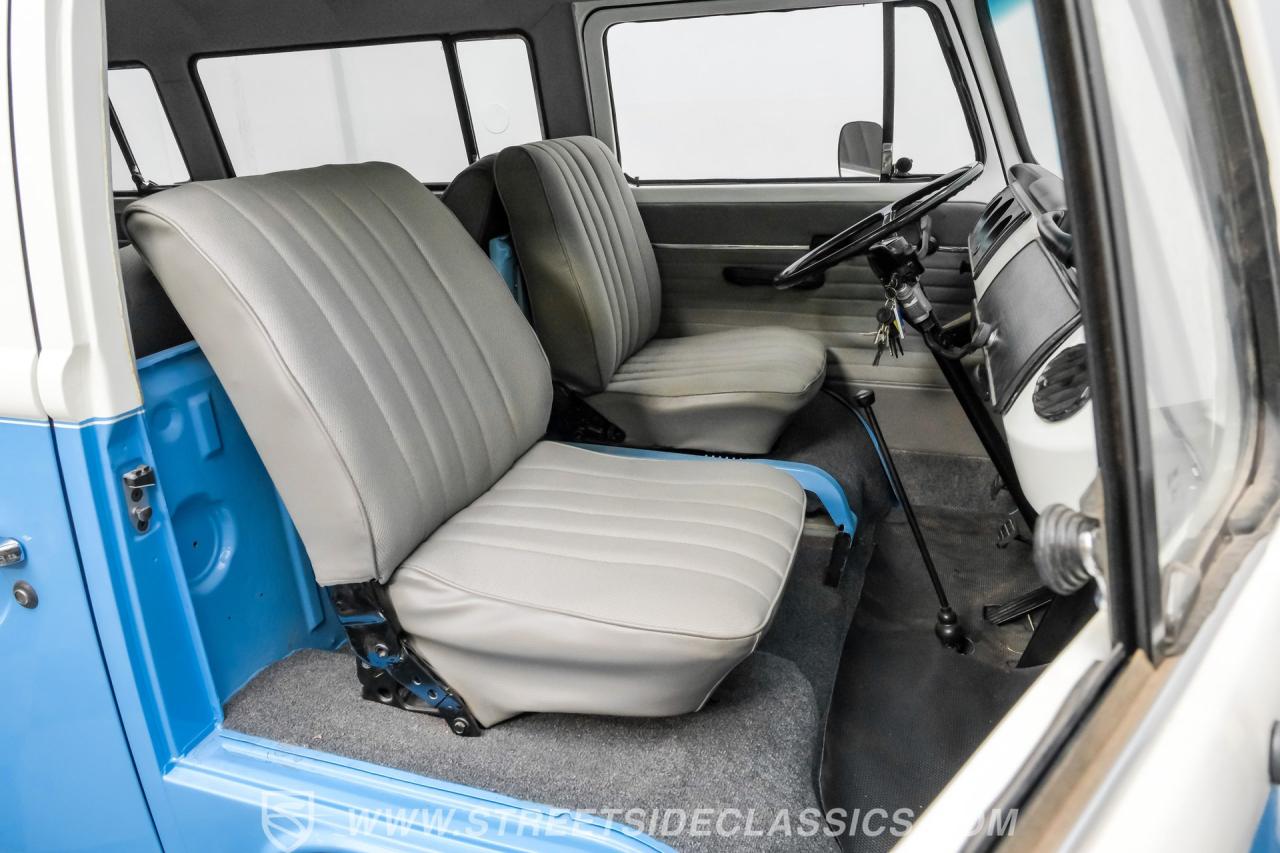 1974 Volkswagen Type 2 Kombi Bus