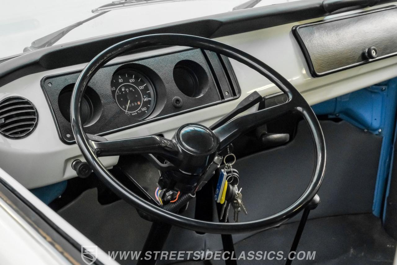 1974 Volkswagen Type 2 Kombi Bus