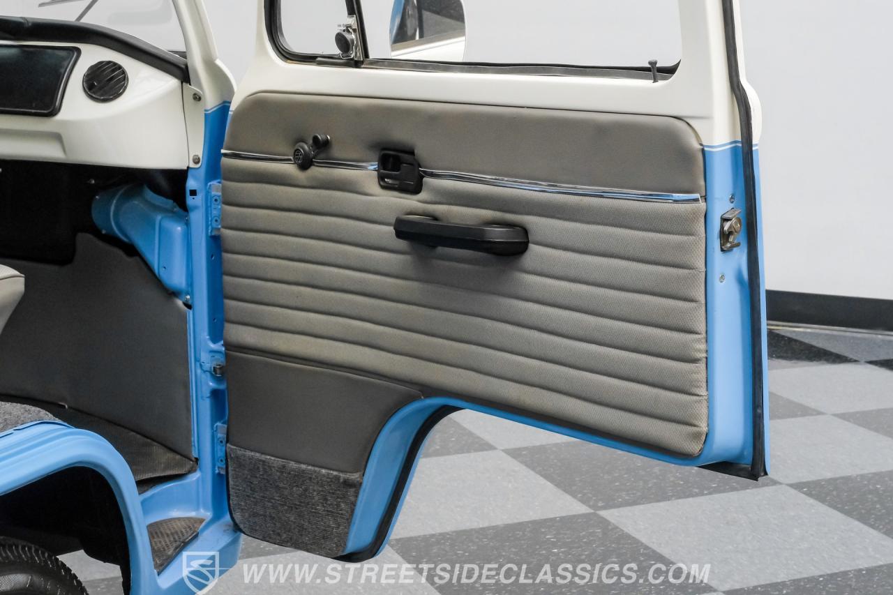 1974 Volkswagen Type 2 Kombi Bus