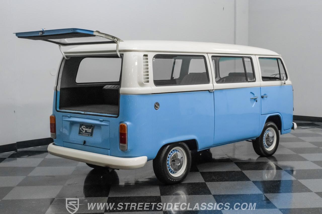 1974 Volkswagen Type 2 Kombi Bus