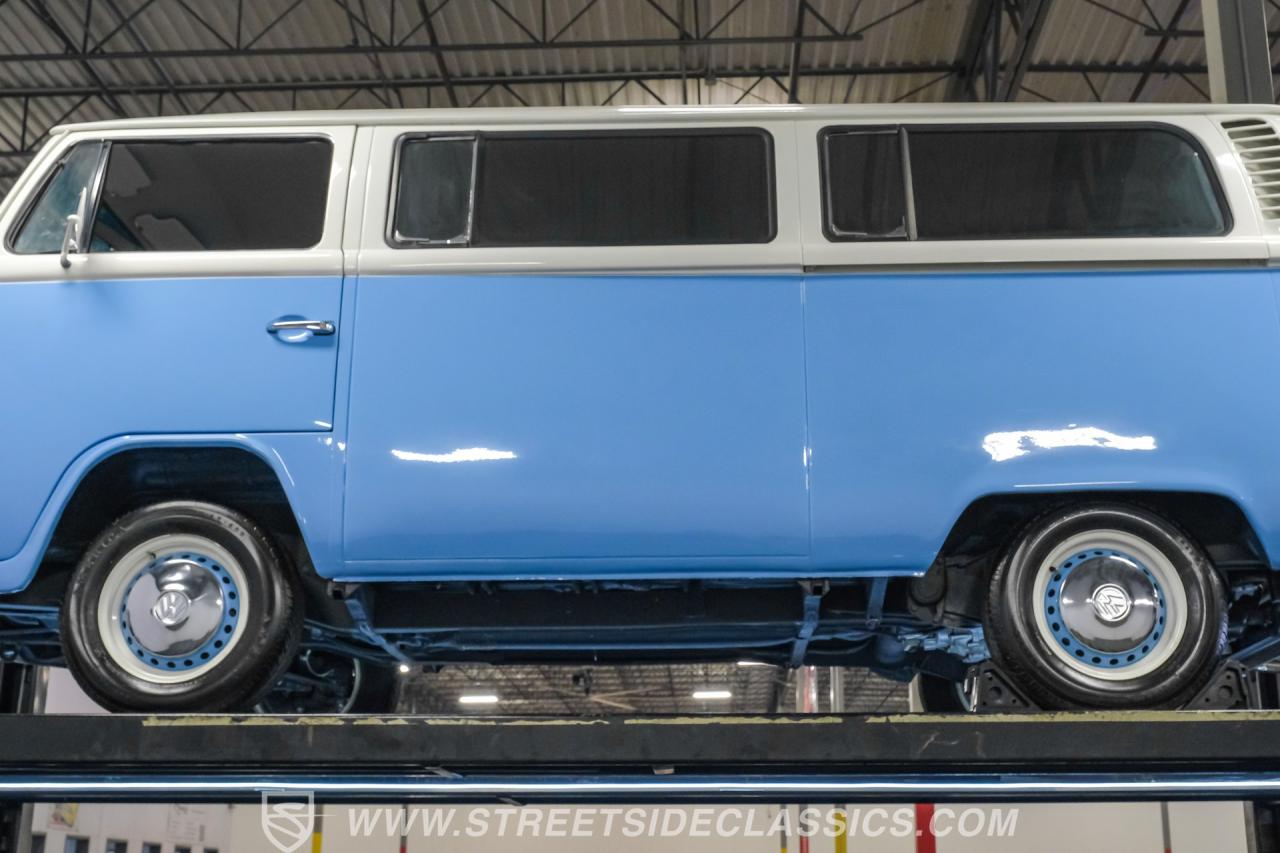 1974 Volkswagen Type 2 Kombi Bus