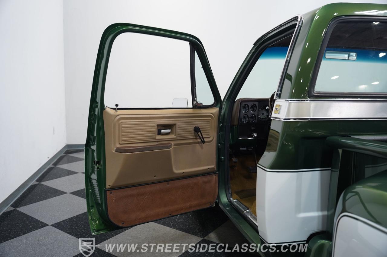 1974 Chevrolet C10 Stepside LS Restomod