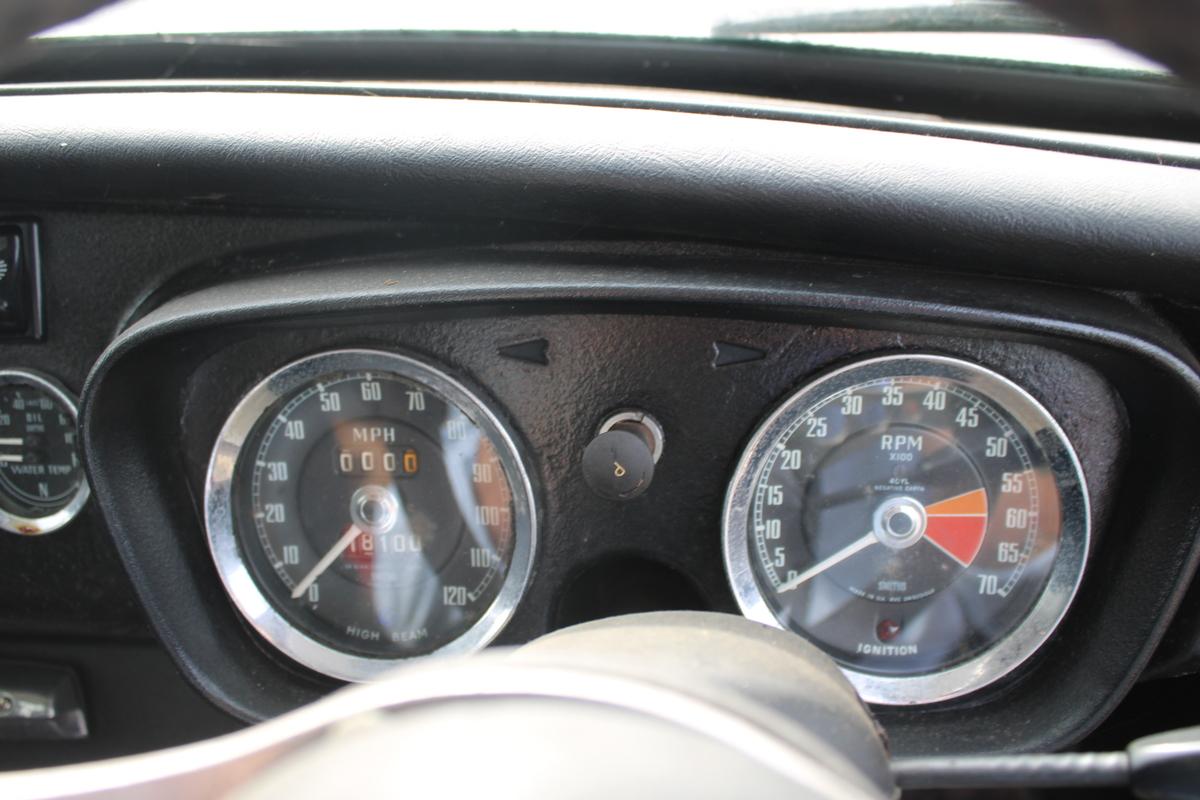 1974 MG B GT