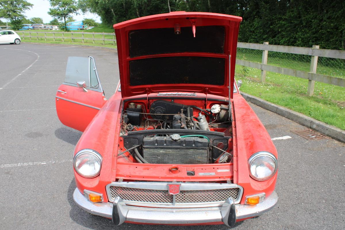 1974 MG B GT