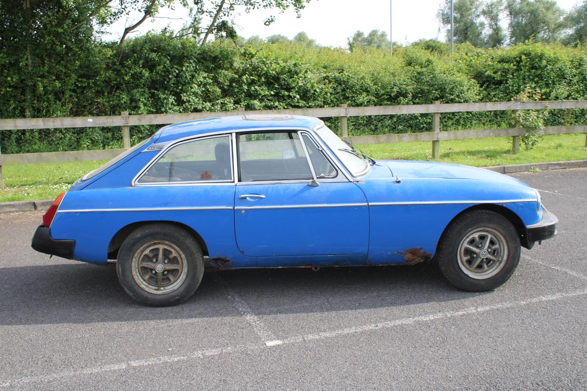 1975 MG B GT