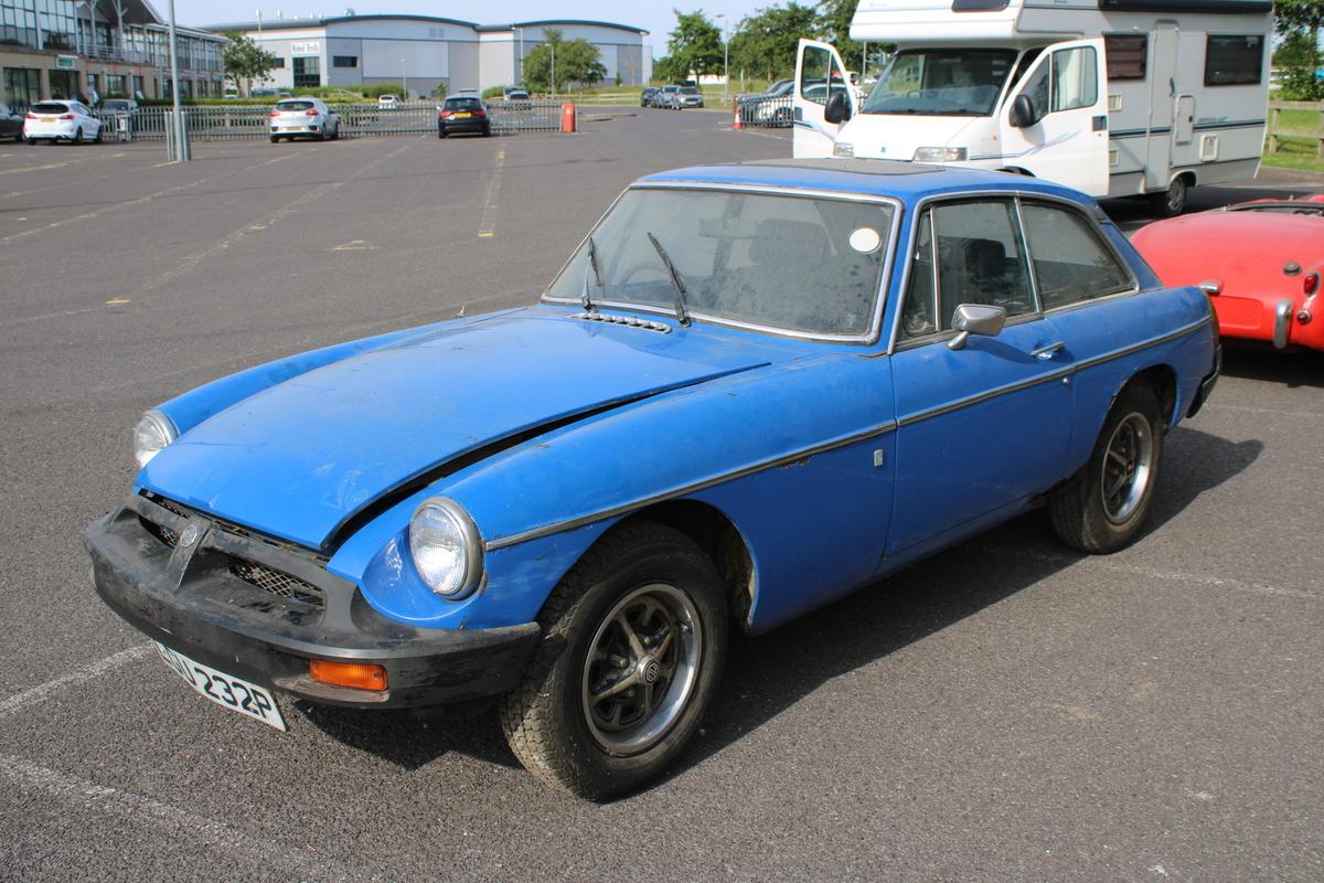1975 MG B GT