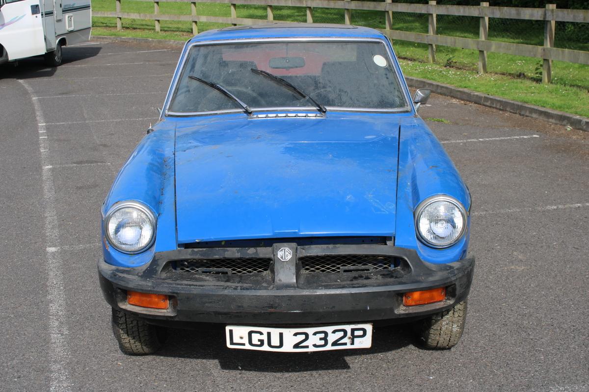 1975 MG B GT