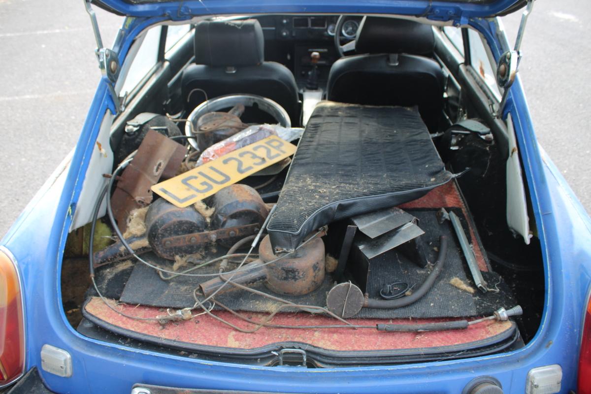 1975 MG B GT