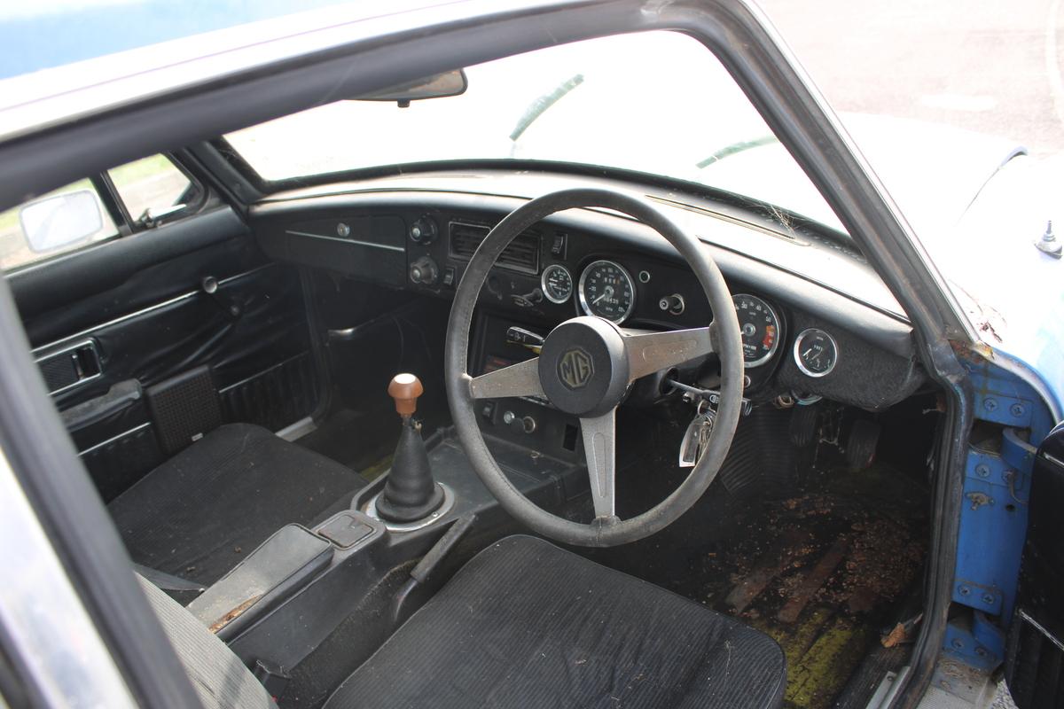 1975 MG B GT