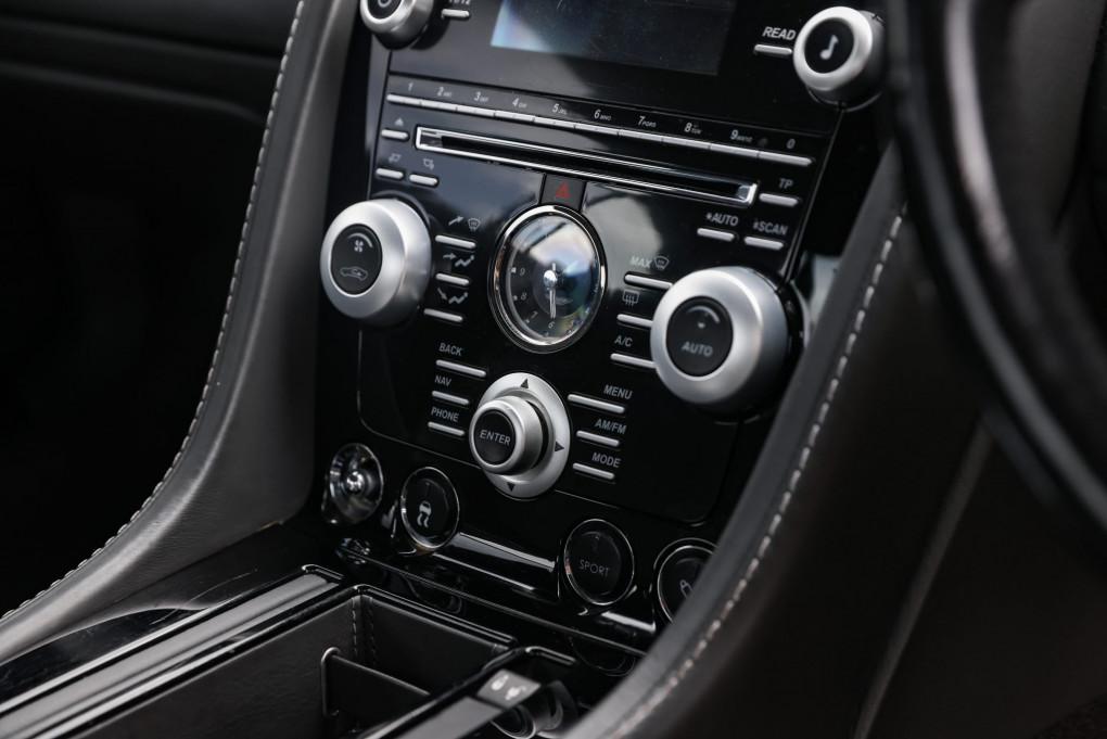 2011 Aston Martin DBS