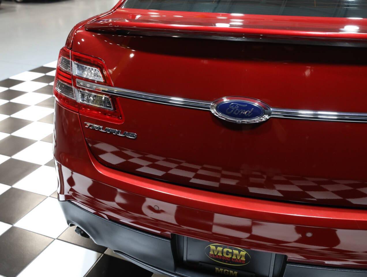 2015 Ford Taurus
