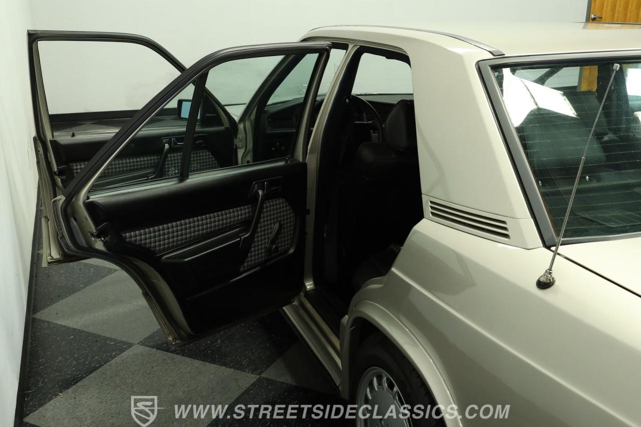 1985 Mercedes - Benz 190E