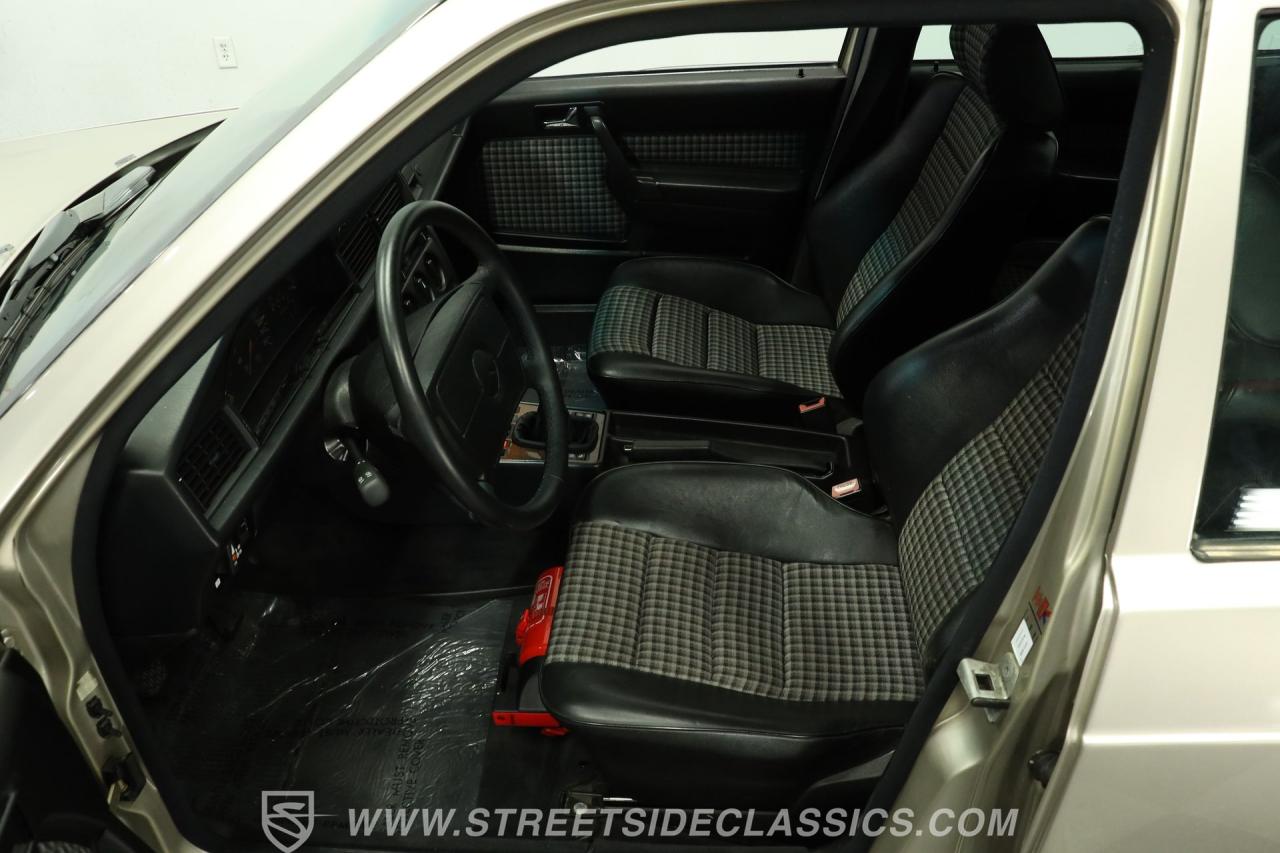 1985 Mercedes - Benz 190E