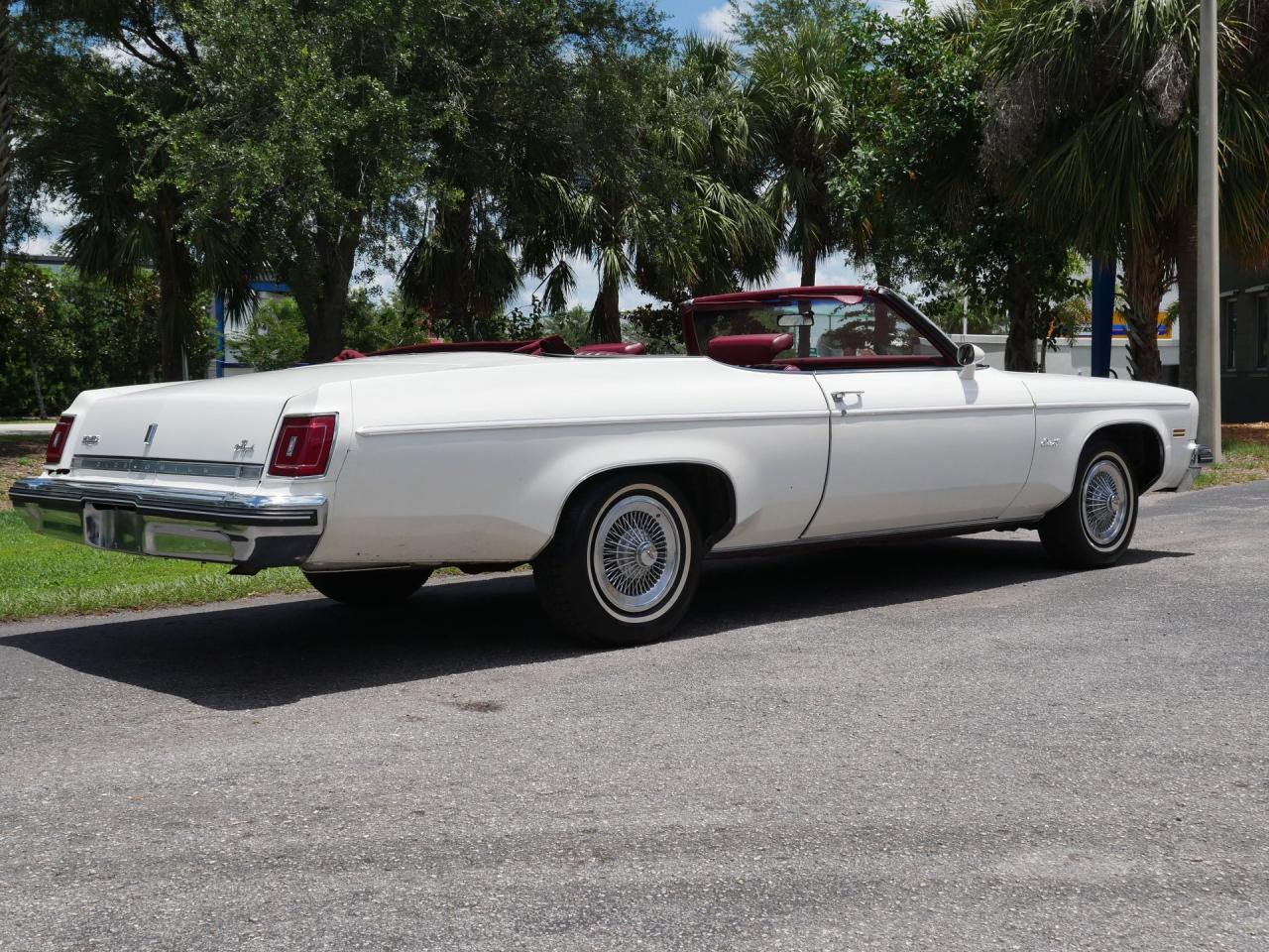 1975 Oldsmobile Delta 88 Royale Convertible