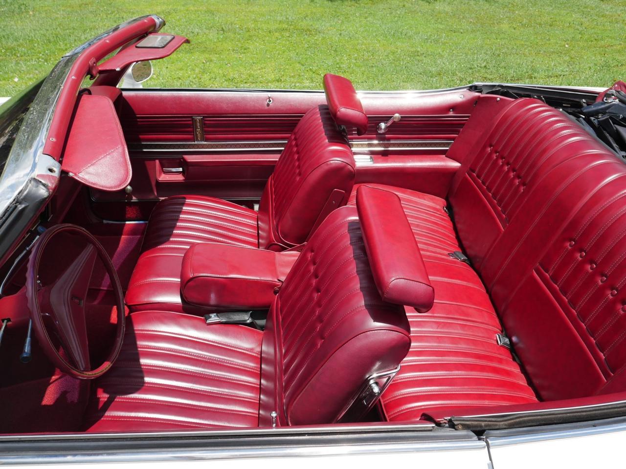1975 Oldsmobile Delta 88 Royale Convertible