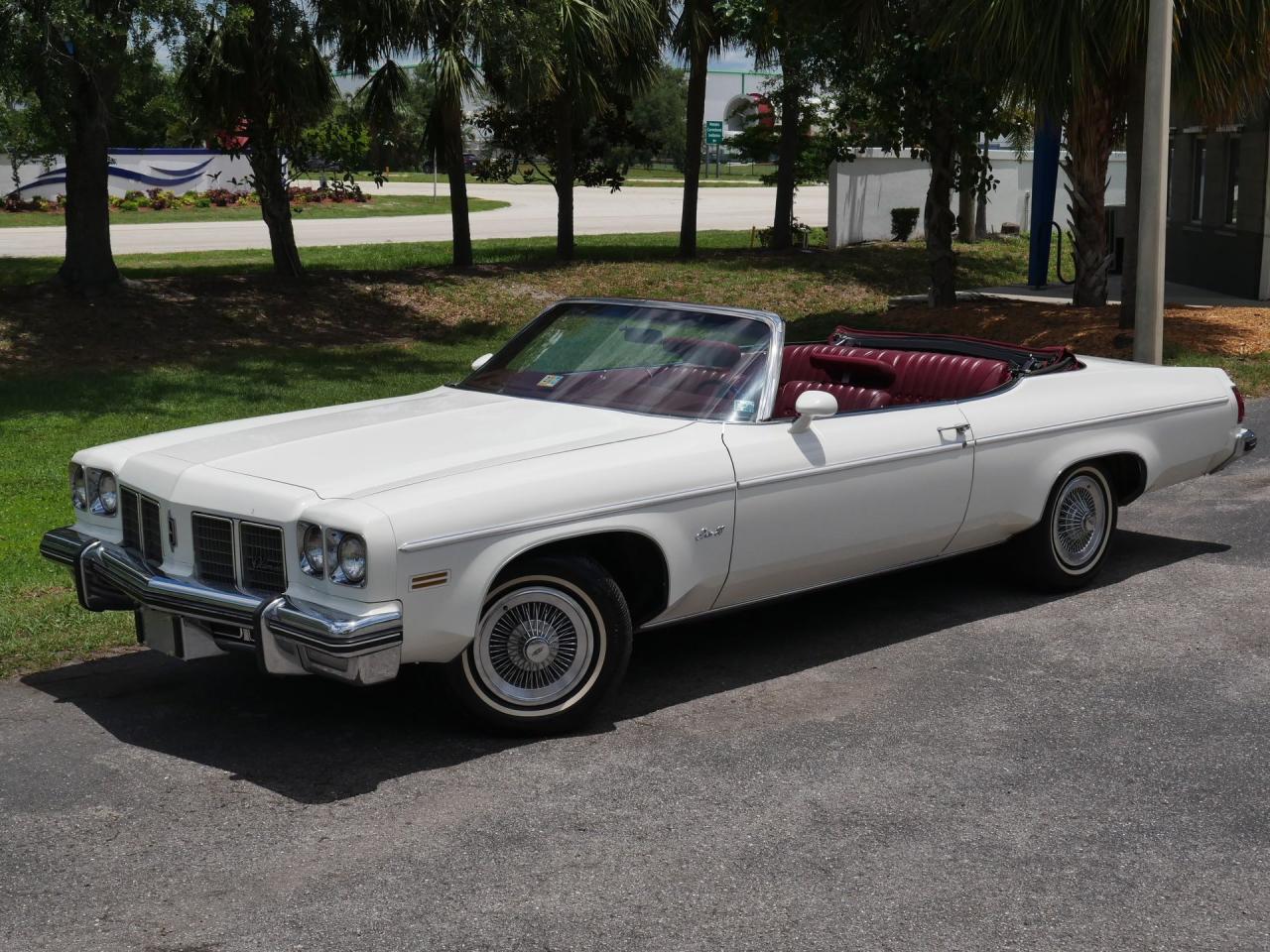 1975 Oldsmobile Delta 88 Royale Convertible
